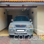 MITSUBISHI MONTERO 2000