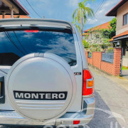 MITSUBISHI MONTERO 2000