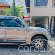 MITSUBISHI MONTERO 2000