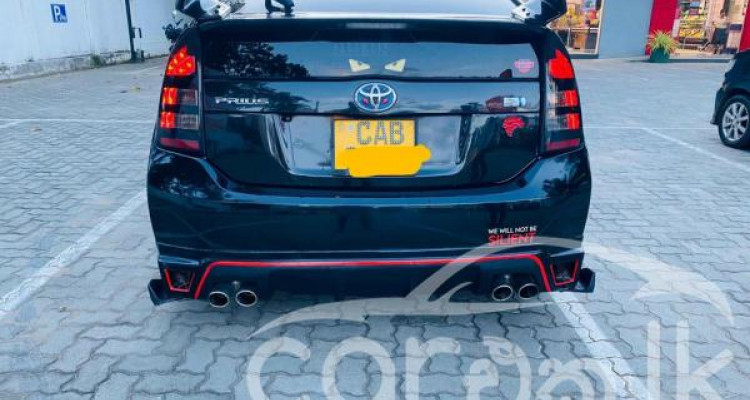 TOYOTA PRIUS 2011