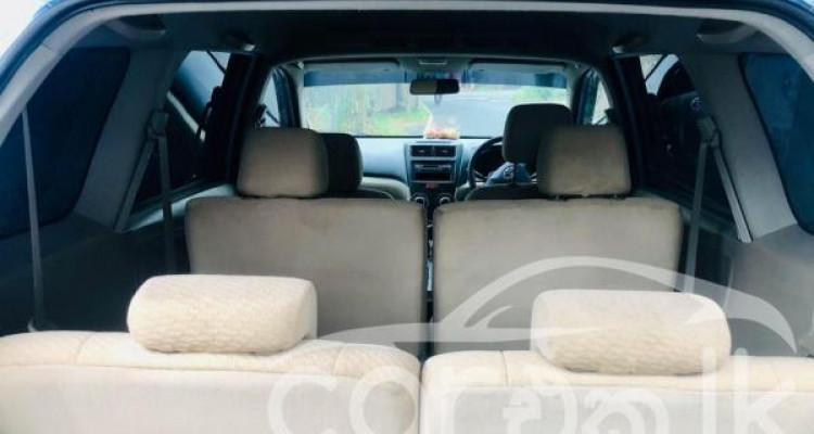 TOYOTA AVANZA 2012