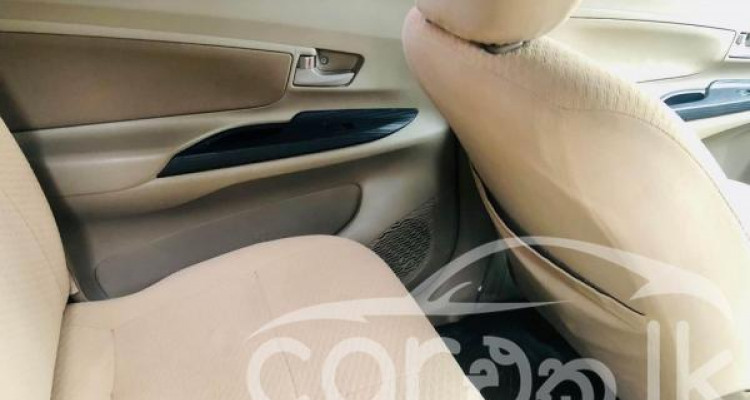TOYOTA AVANZA 2012