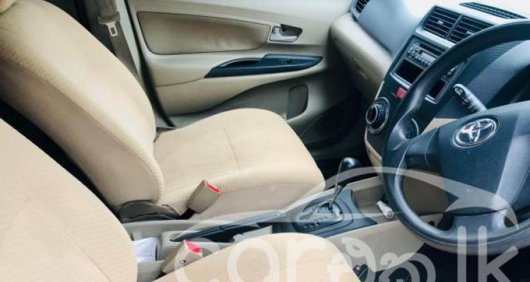 TOYOTA AVANZA 2012