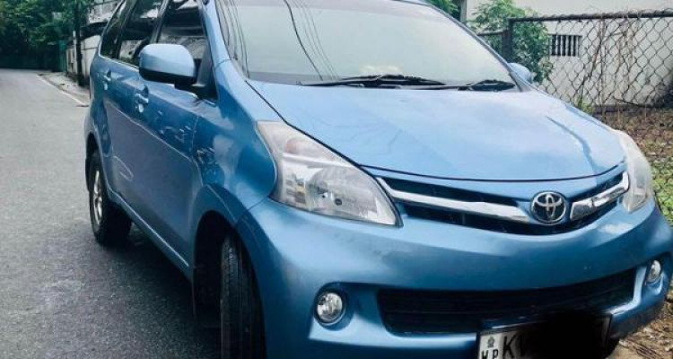 TOYOTA AVANZA 2012