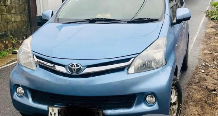 TOYOTA AVANZA 2012