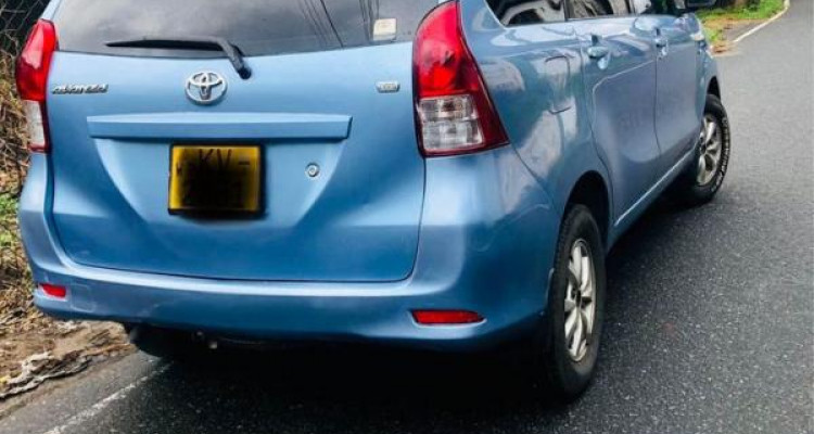 TOYOTA AVANZA 2012