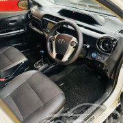 TOYOTA AQUA 2015
