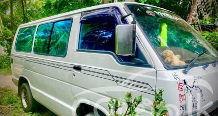 TOYOTA HIACE 1988