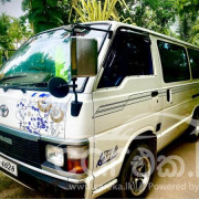 TOYOTA HIACE 1988