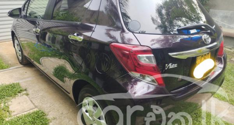 TOYOTA VITZ 2016