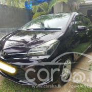 TOYOTA VITZ 2016