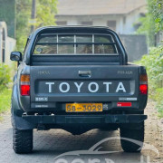 TOYOTA HILUX 1993