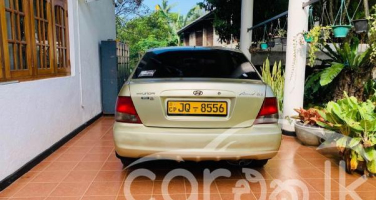 HYUNDAI ACCENT 2001
