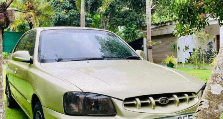 HYUNDAI ACCENT 2001