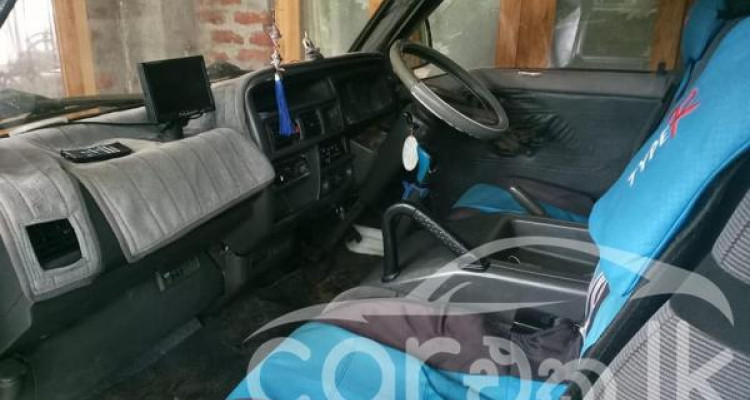 NISSAN VANETTE 2000