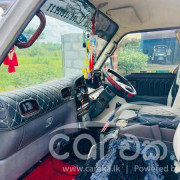 NISSAN CARAVAN 1998