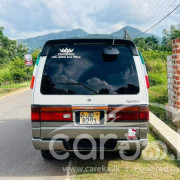 NISSAN CARAVAN 1998