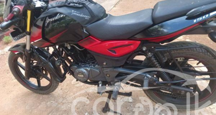BAJAJ PULSAR 150 2018