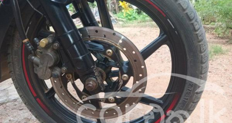 BAJAJ PULSAR 150 2018