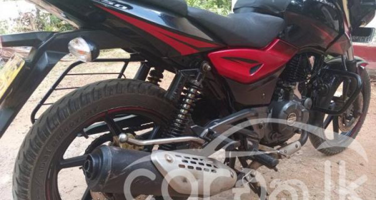 BAJAJ PULSAR 150 2018