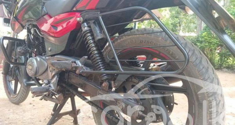 BAJAJ PULSAR 150 2018