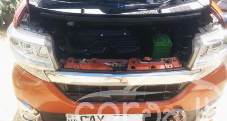 DAIHATSU TANTO 2015