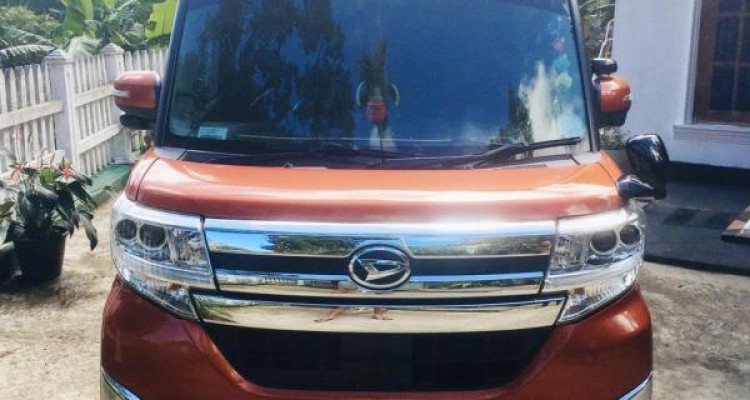 DAIHATSU TANTO 2015