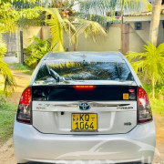 TOYOTA PRIUS 2010