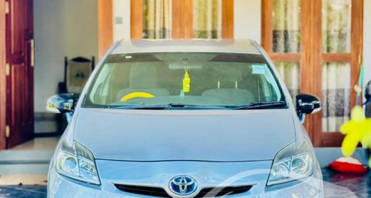 TOYOTA PRIUS 2010