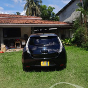 NISSAN LEAF 2013