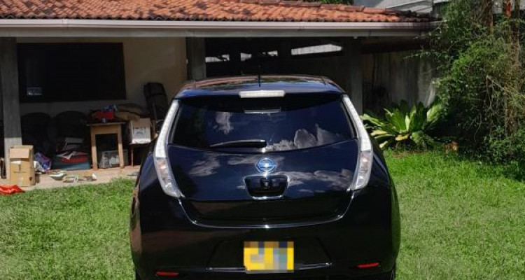 NISSAN LEAF 2013