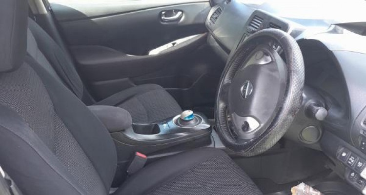 NISSAN LEAF 2013