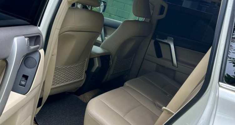 TOYOTA LAND CRUISER PRADO 2017