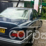 MERCEDES BENZ E200 1993