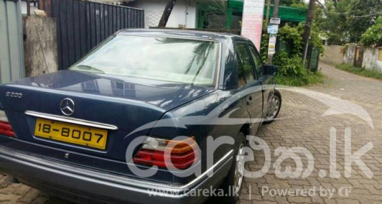 MERCEDES BENZ E200 1993