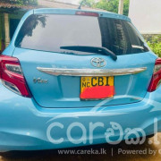 TOYOTA VITZ 2016