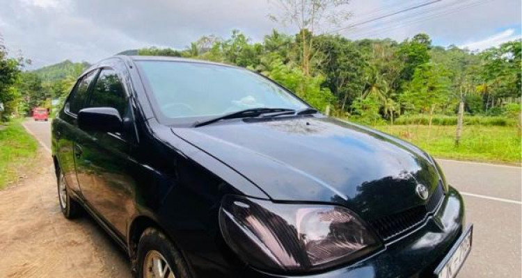 TOYOTA PLATZ 2000