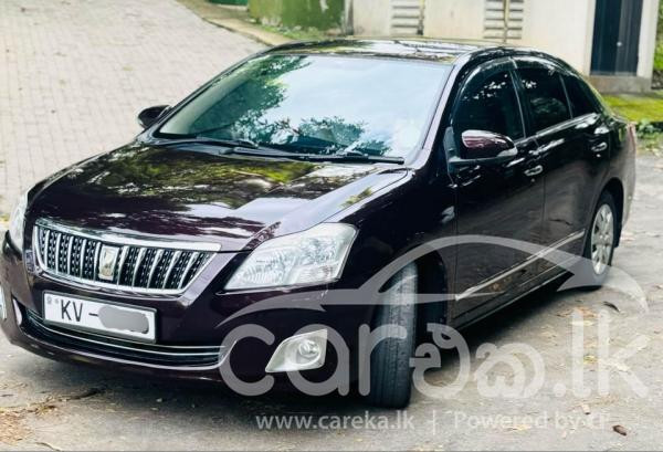 TOYOTA PREMIO 2013