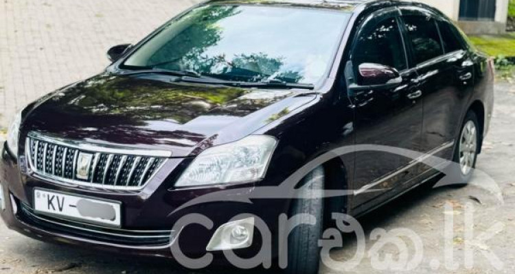 TOYOTA PREMIO 2013