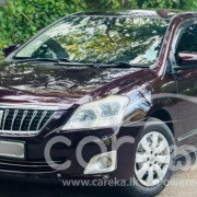 TOYOTA PREMIO 2013