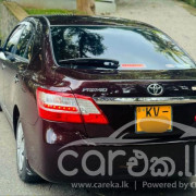 TOYOTA PREMIO 2013