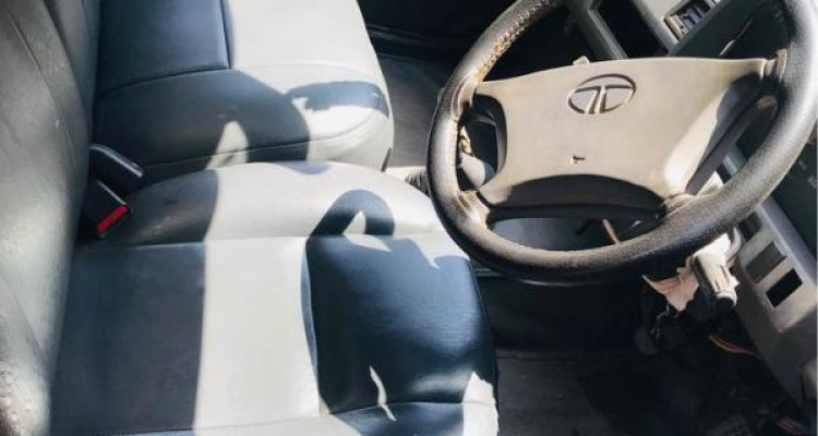 TATA 207 2004