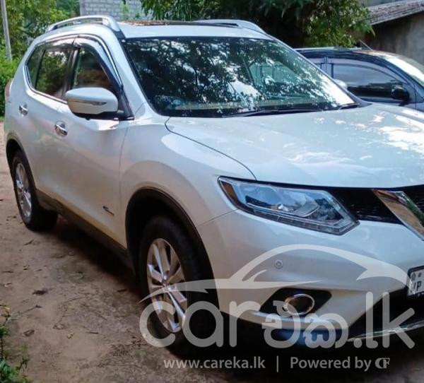 NISSAN X TRAIL 2015