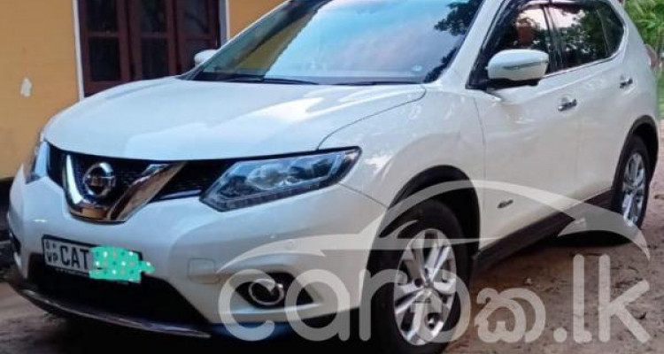 NISSAN X TRAIL 2015