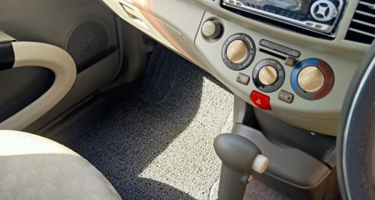 NISSAN MARCH 2003