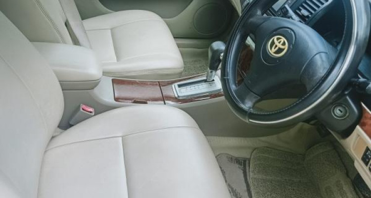 TOYOTA PREMIO 2002