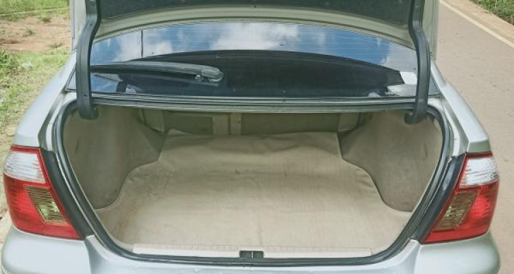 TOYOTA PREMIO 2002