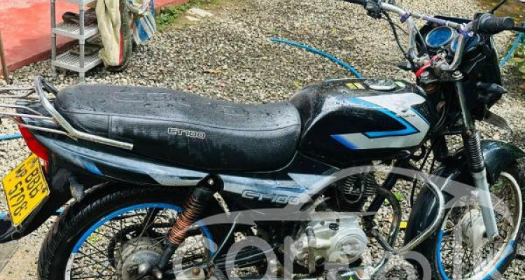 BAJAJ CT100 2014