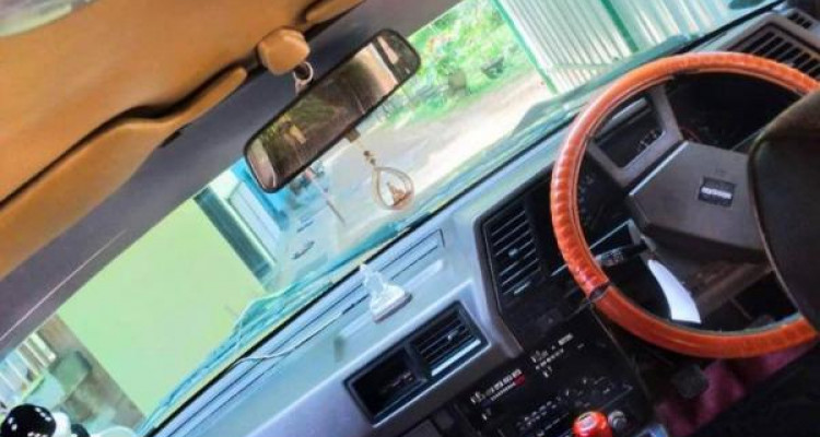 NISSAN TRAD SUNNY 1986