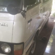 TOYOTA HIACE LH20 1982